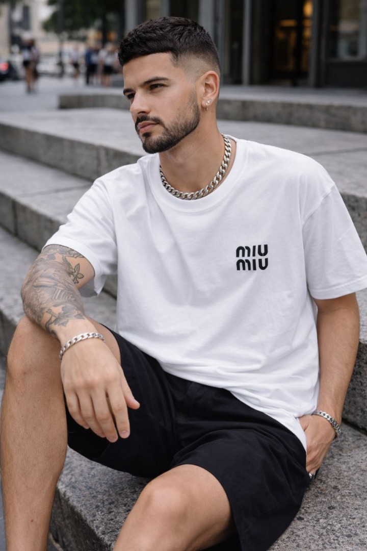 Стильная футболка UNISEX с накатом MIK-4216A300