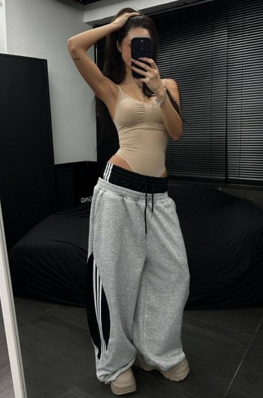 Трендові спортивні штани DMP-A1881A370 Трендові спортивні штани DMP-A1881A370