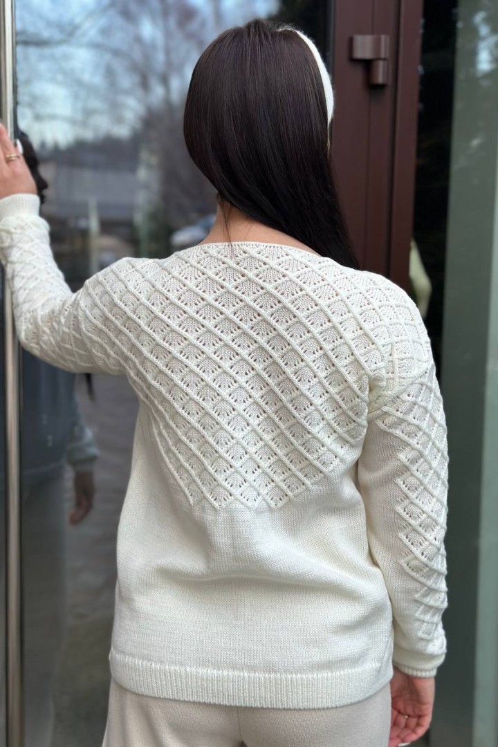 Тоненький светрик IND-5070A600