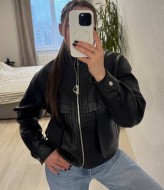 Стильная куртка женская  INNA-01A1000