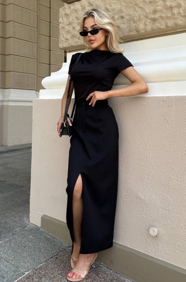 Длинная черная юбка с разрезом KL-767A300 Длинная черная юбка с разрезом KL-767A300