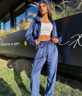 Плюшевый спортивный костюм IMMA-069A565 Плюшевый спортивный костюм IMMA-069A565