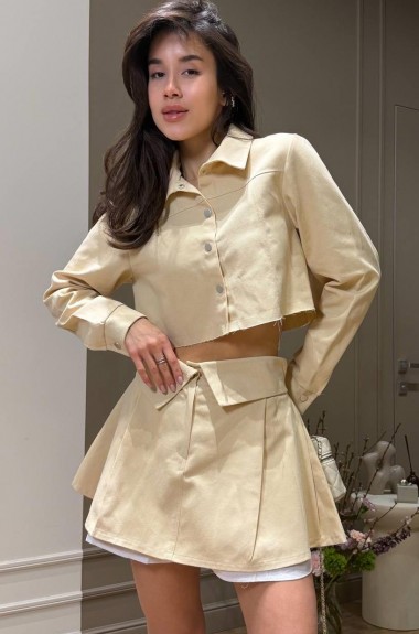 Укороченный жакет и юбка-шорты GIL-032A860 Укороченный жакет и юбка-шорты GIL-032A860