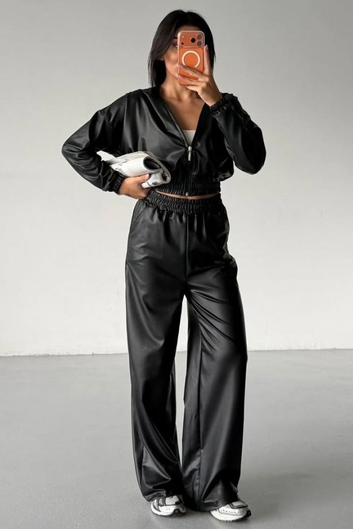 Костюм из экокожи на велюре DMP-R1877A550