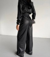 Костюм из экокожи на велюре DMP-R1877A550