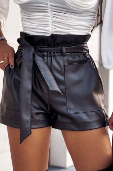 Жіночи шорти з накладними кишенями IO-752A350