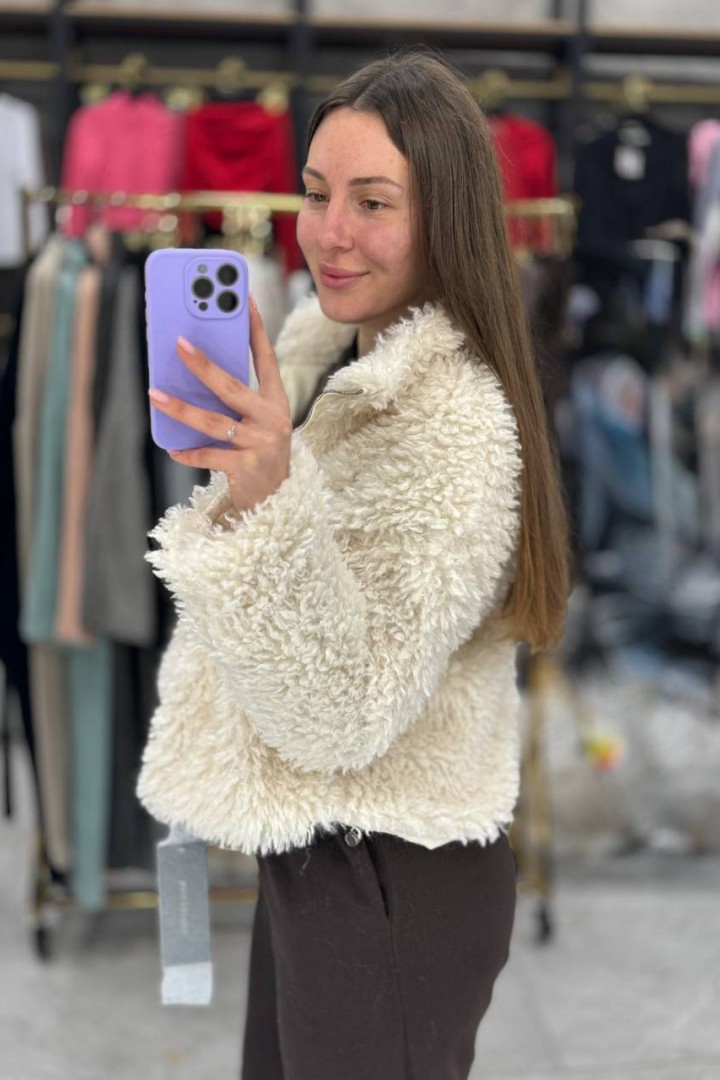 Трендовая куртка баранчик MIK-10046A490