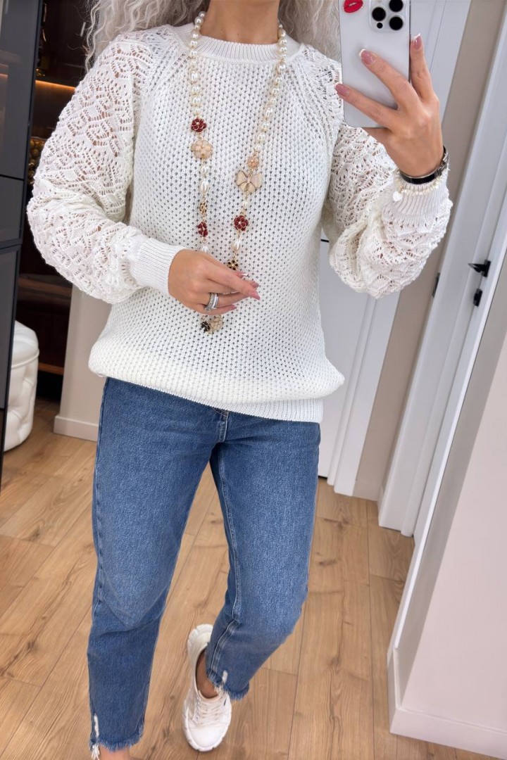 Женский свитер с ажурными рукавами IND-5076A580