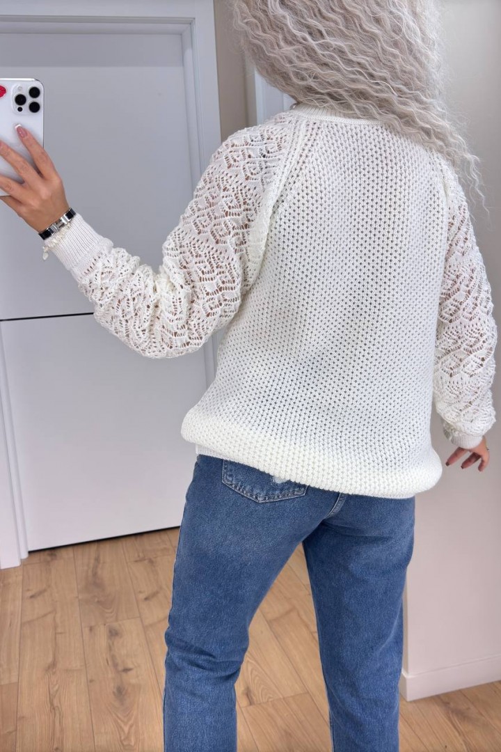 Женский свитер с ажурными рукавами IND-5076A580