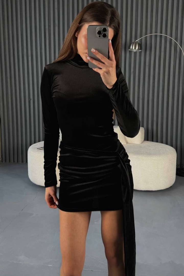 Оксамитова сукня зі шлейфом VOL-805A500