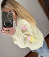 Вязаная кофта с цветами ON-03A650