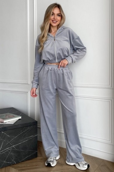 Велюровый женский спортивный костюм DM-629A590 Велюровый женский спортивный костюм DM-629A590