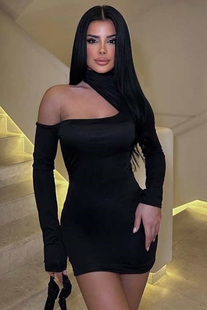 Маленька чорна сукня YLM-651A350