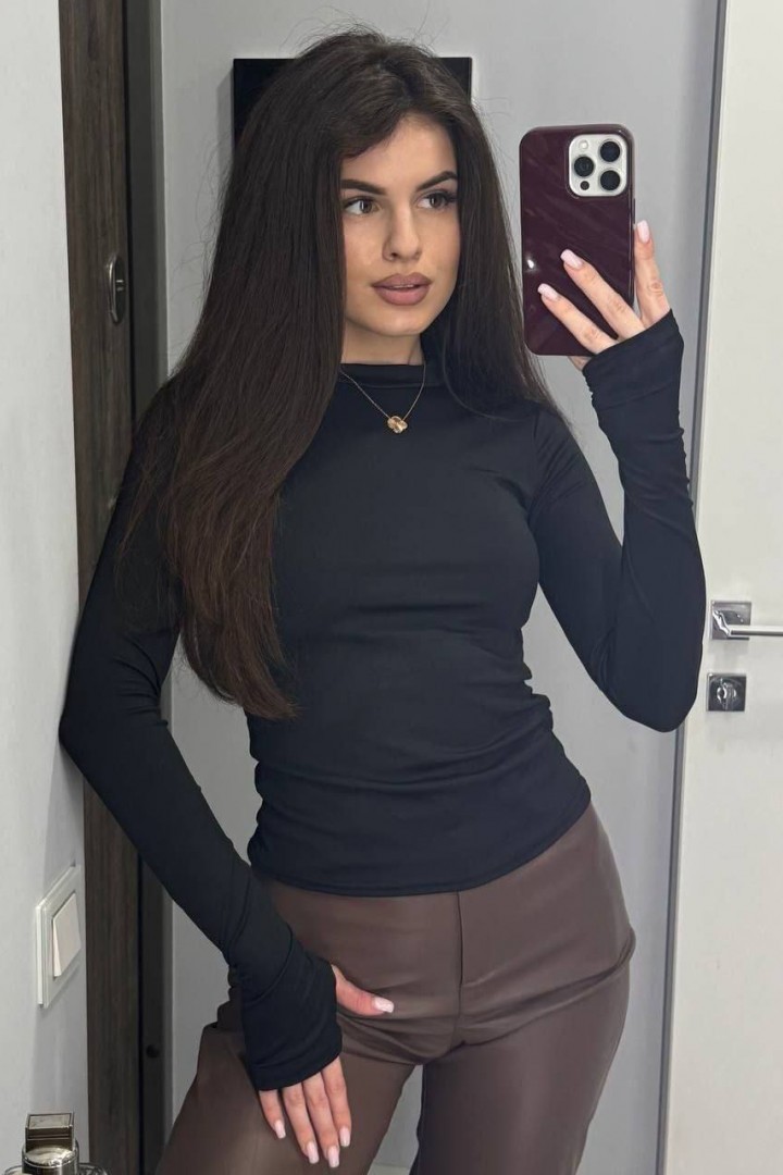 Лонгслив с вырезом для пальчиков MIK-5134A159