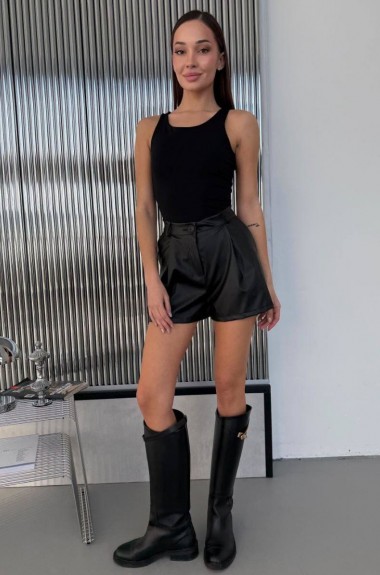 Стильные шорты из мягкой экокожи MIK-1704A320