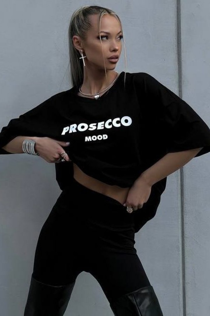 Стильная футболка с надписью MUS-024A320