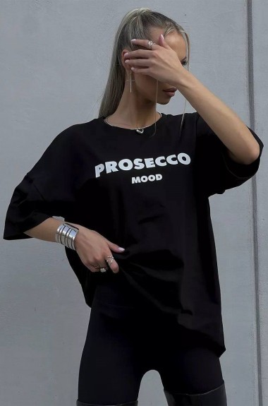 Стильная футболка с надписью MUS-024A320