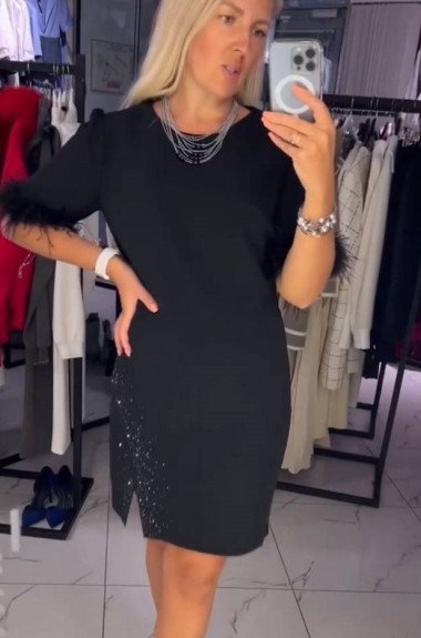 Черное короткое платье с перьями LOU-1315A950 Черное короткое платье с перьями LOU-1315A950