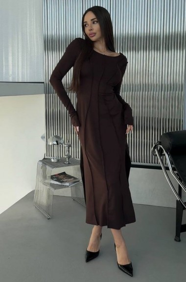 Силуэтное платье с разрезами GIL-033A560