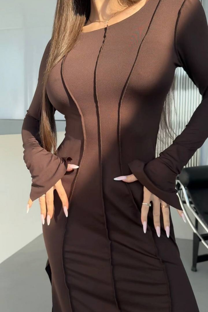 Силуэтное платье с разрезами GIL-033A560