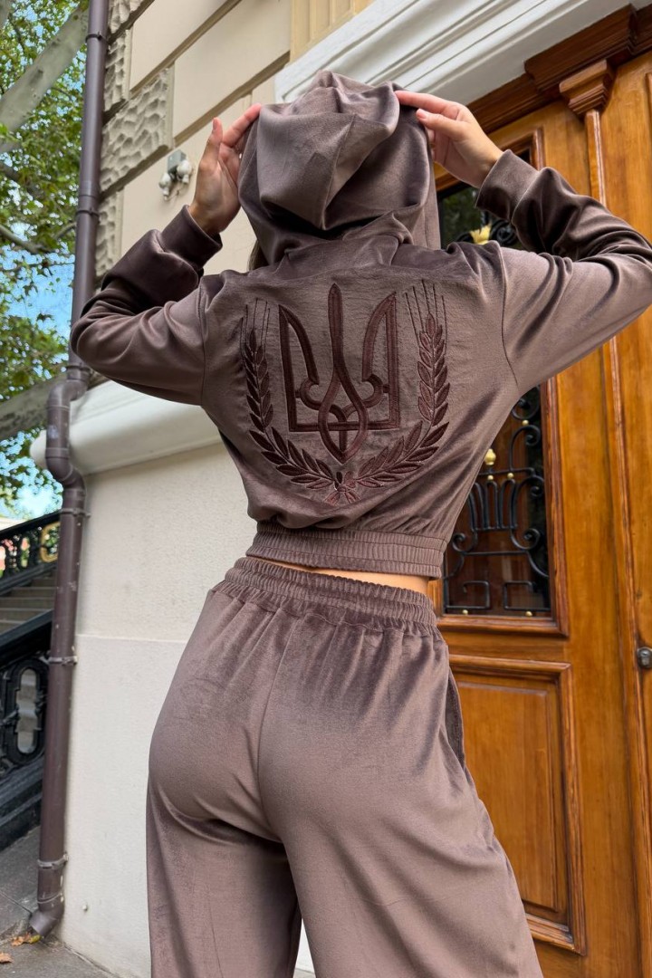 Спортивный костюм с вышивкой DMP-A7244A1000