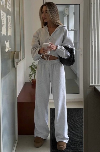 Костюм с укороченной кофтой  DMP-R1201A470