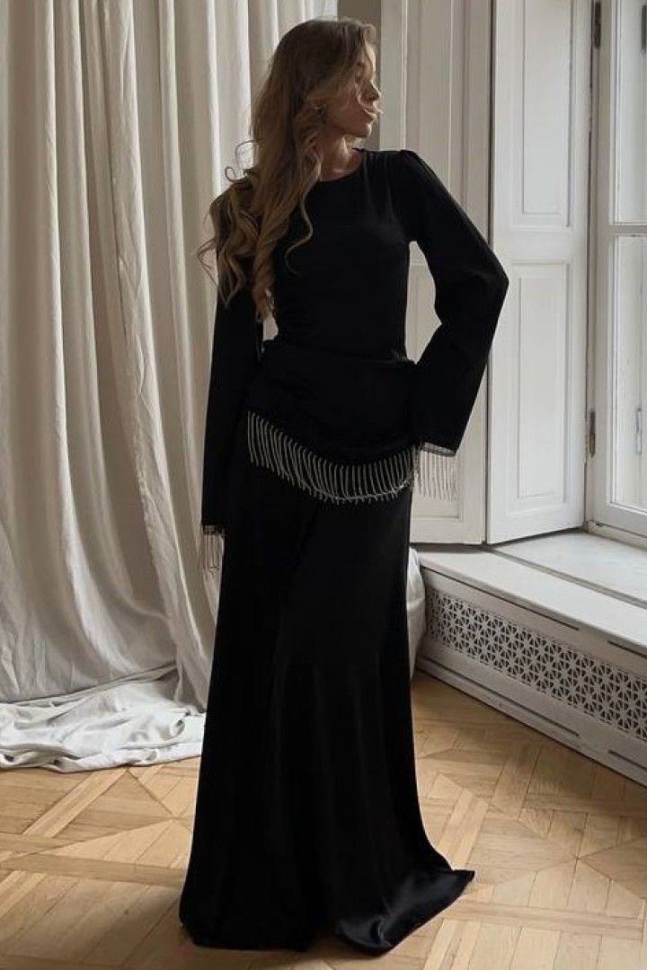 Платье декорировано камушками SSY-026A700