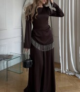 Платье декорировано камушками SSY-026A700