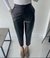 Прямі штани з еко шкіри IO-653.0347A350 Прямі штани з еко шкіри IO-653.0347A350