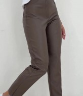 Прямі штани з еко шкіри IO-653.0347A350 Прямі штани з еко шкіри IO-653.0347A350