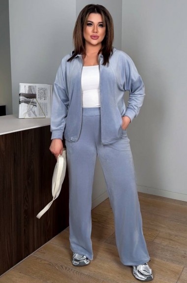 Трендовый костюм из велюра DV-AR5511A750