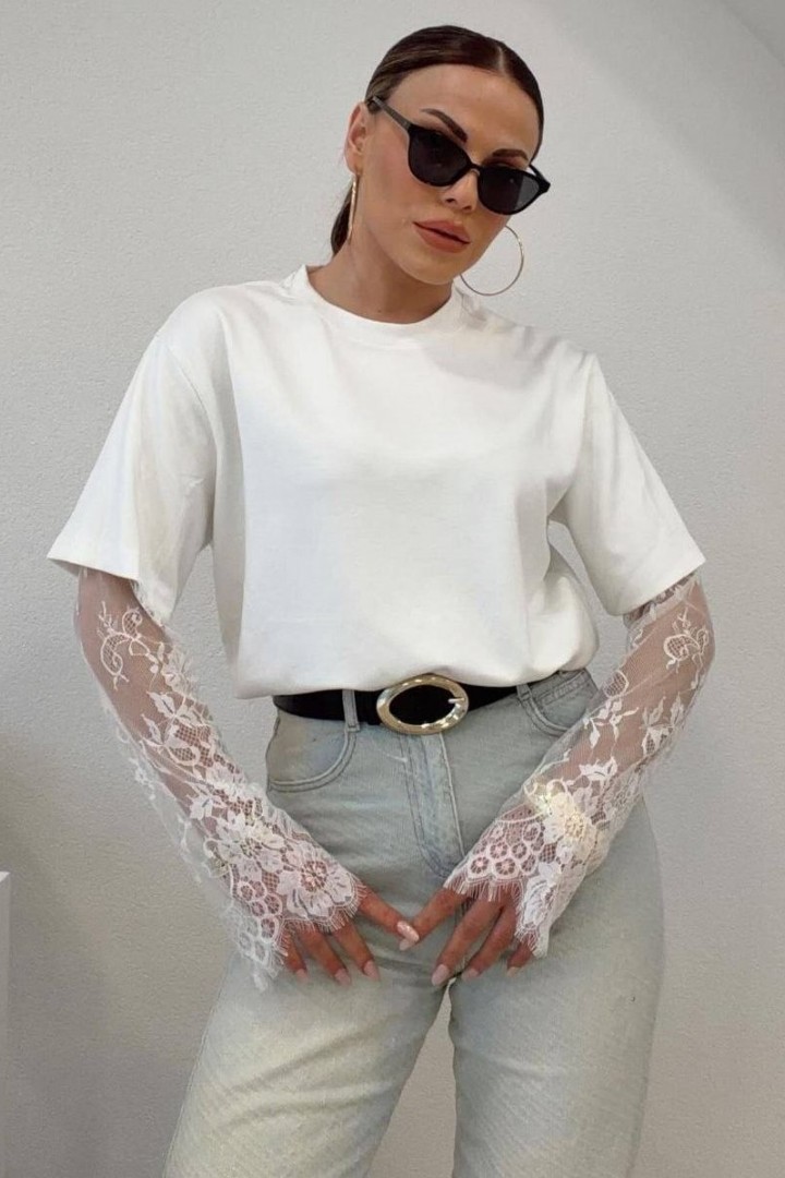 Стильна футболка з мереживними рукавами DAD-252A450