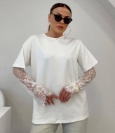 Стильна футболка з мереживними рукавами DAD-252A450