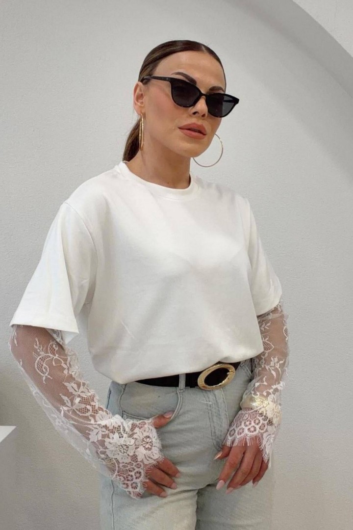 Стильна футболка з мереживними рукавами DAD-252A450