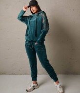 Красивый костюм IS-175A1200