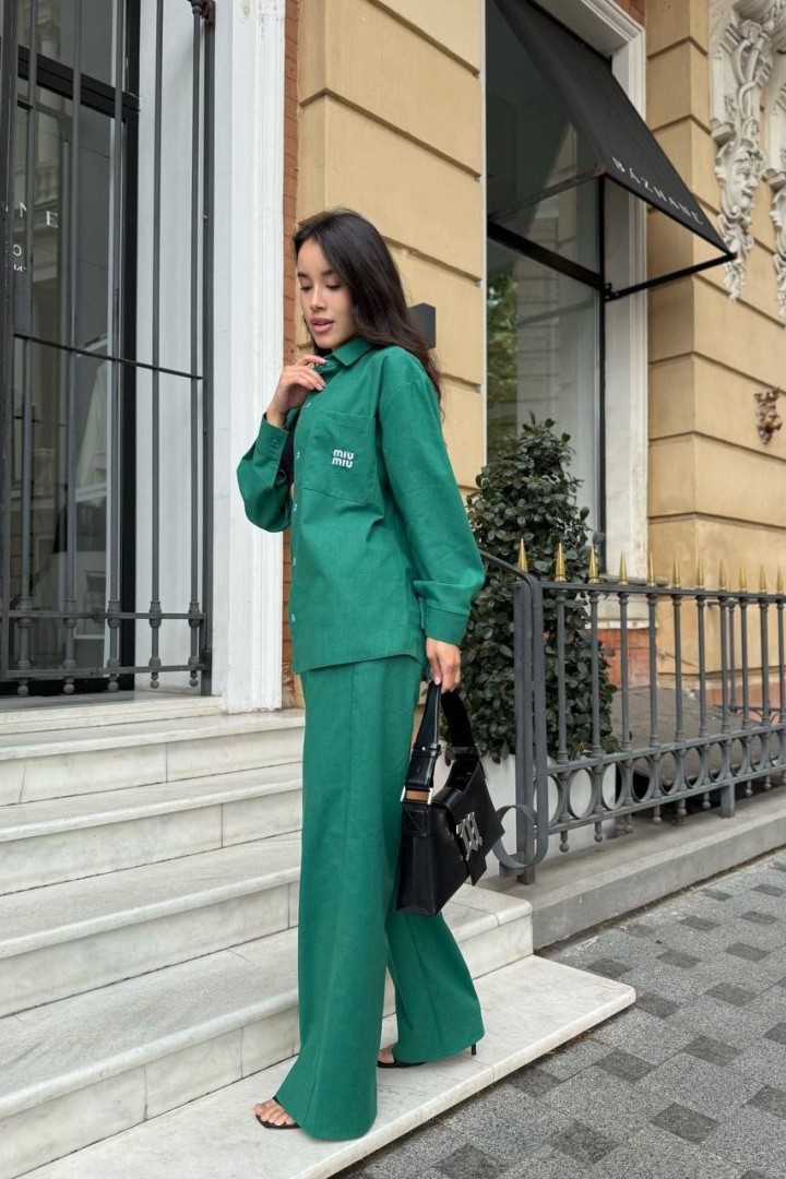 Свободная рубашка и брюки прямого кроя MIK-8072A670