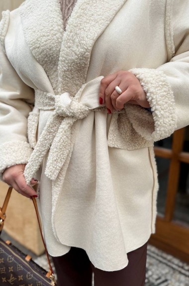 Женская короткая дубленка YM-8010A32