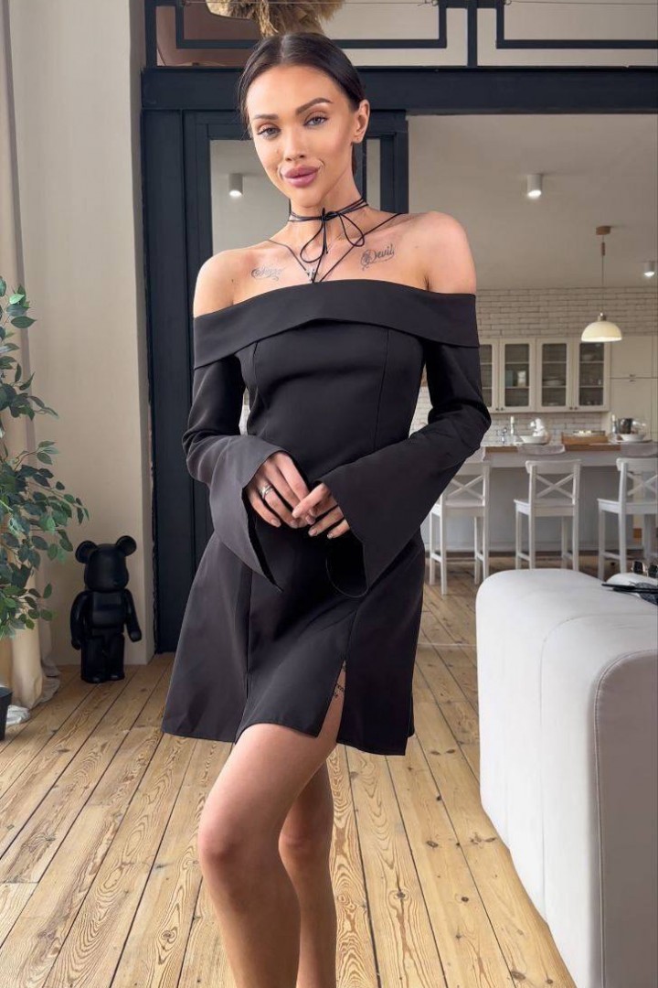 Элегантное платье с открытыми плечами RAB-567A509