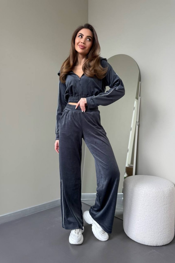 Спортивный велюровый костюм  AJO-470A640