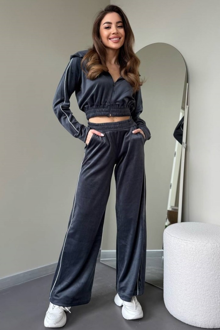 Спортивный велюровый костюм  AJO-470A640