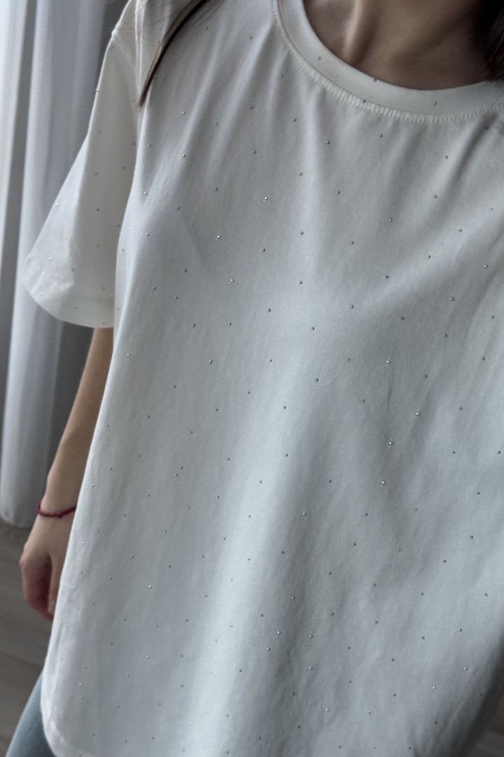 Футболка вільного крою зі стразами MIK-4264A420