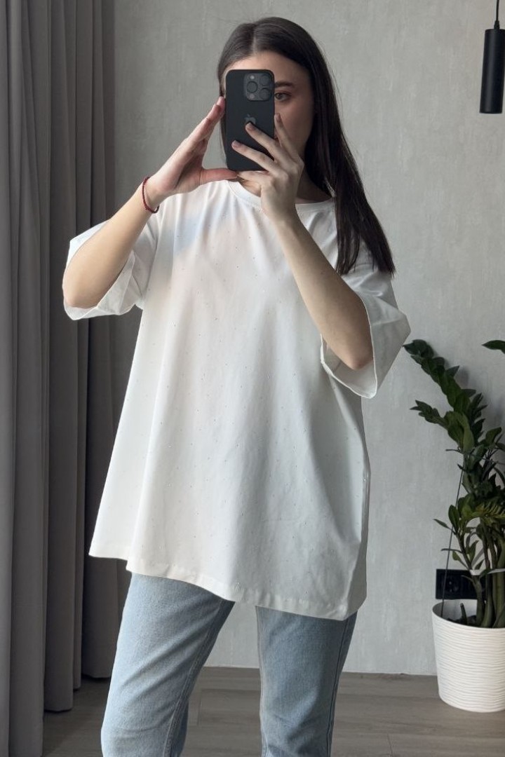 Футболка вільного крою зі стразами MIK-4264A420