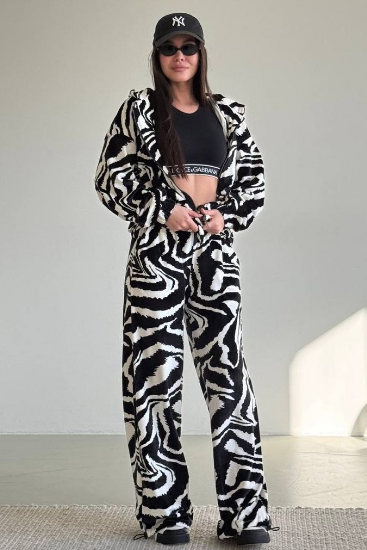 Велюровый костюм кофта, брюки и шорты DMP-A1700A900