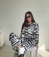 Велюровый костюм кофта, брюки и шорты DMP-A1700A900