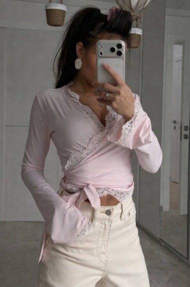 Блуза на запах с кружевом LOU-1341A550