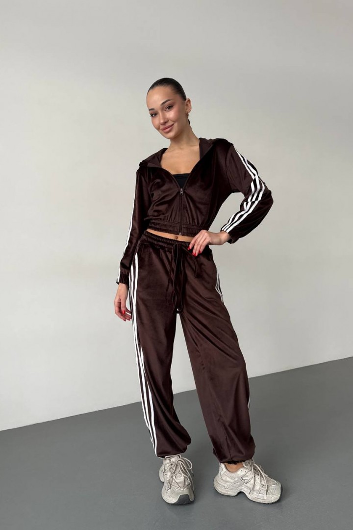 Спортивный костюм с лампасами DMP-R1923A550