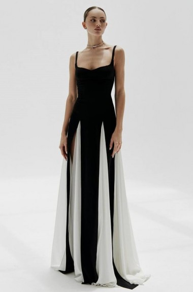 Длинное платье с юбкой-клеш NK-622A600