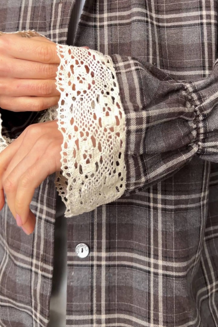 Стильная рубашка BLO-956A600