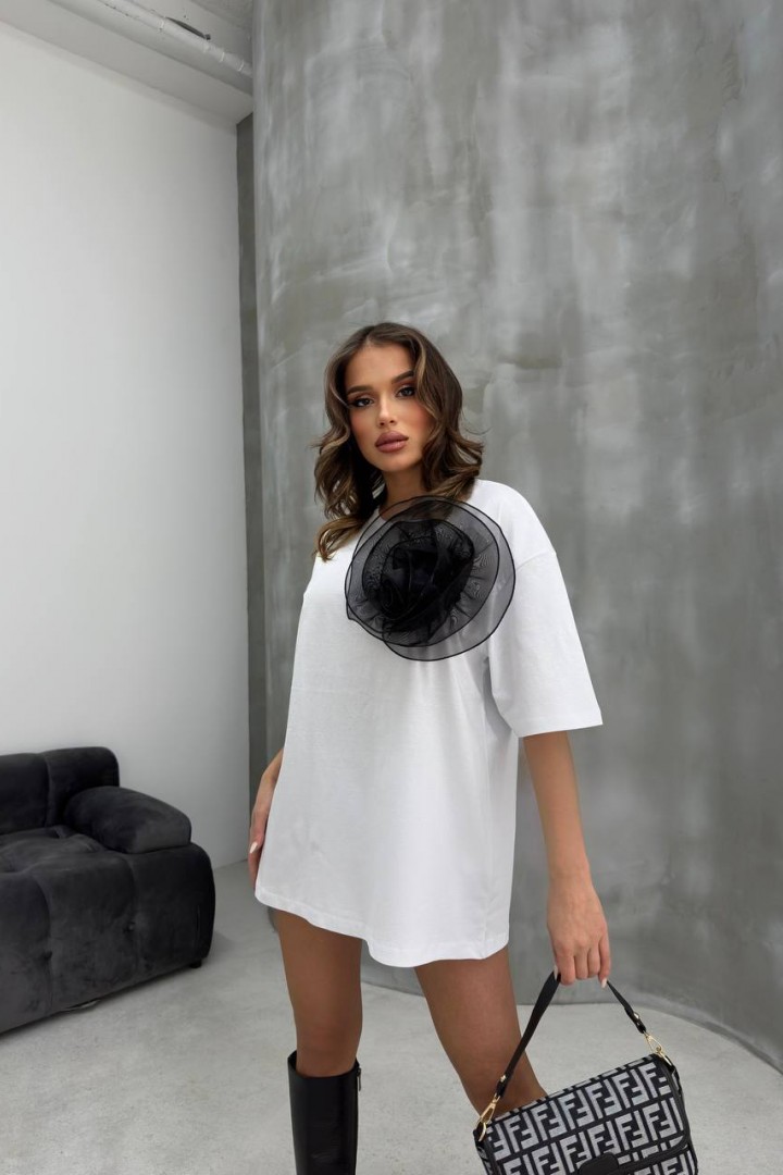 Футболка з об'ємною квіткою WOW-4114A9