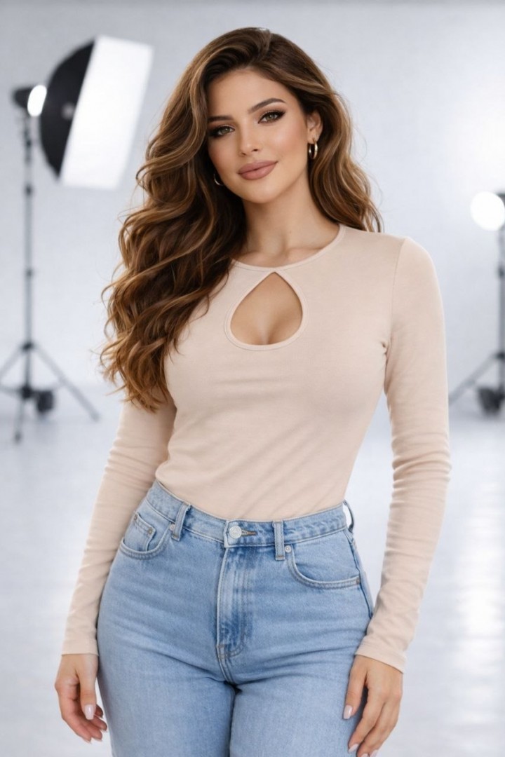 Женский лонгслив с изящным вырезом MIK-1726A290